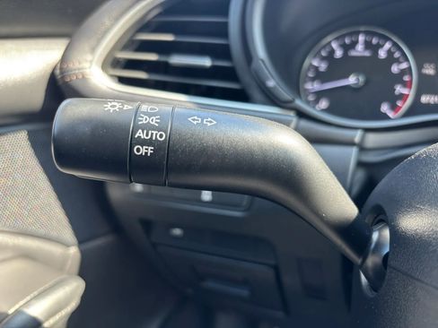 Used 2023 MAZDA MAZDA3 s FWD image 25