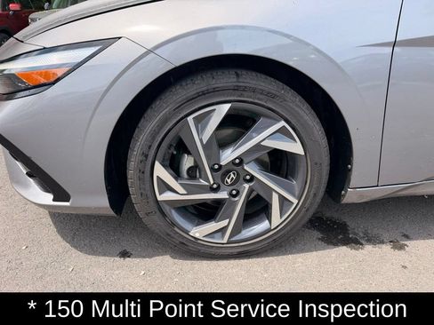Used 2025 Hyundai Elantra SEL FWD image 9