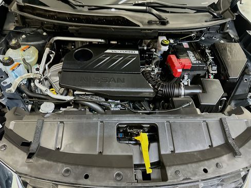 Used 2023 Nissan Rogue S image 33