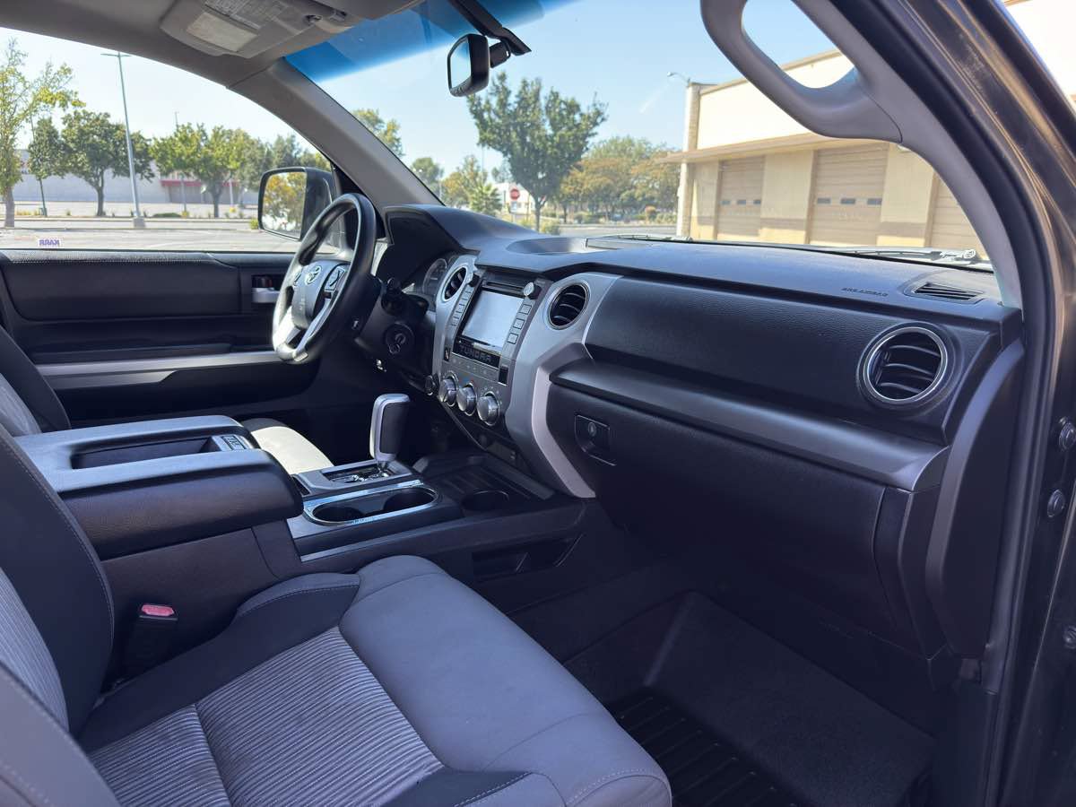 Used 2016 Toyota Tundra SR5 w/ SR5 Upgrade Package AWD/4WD image 21