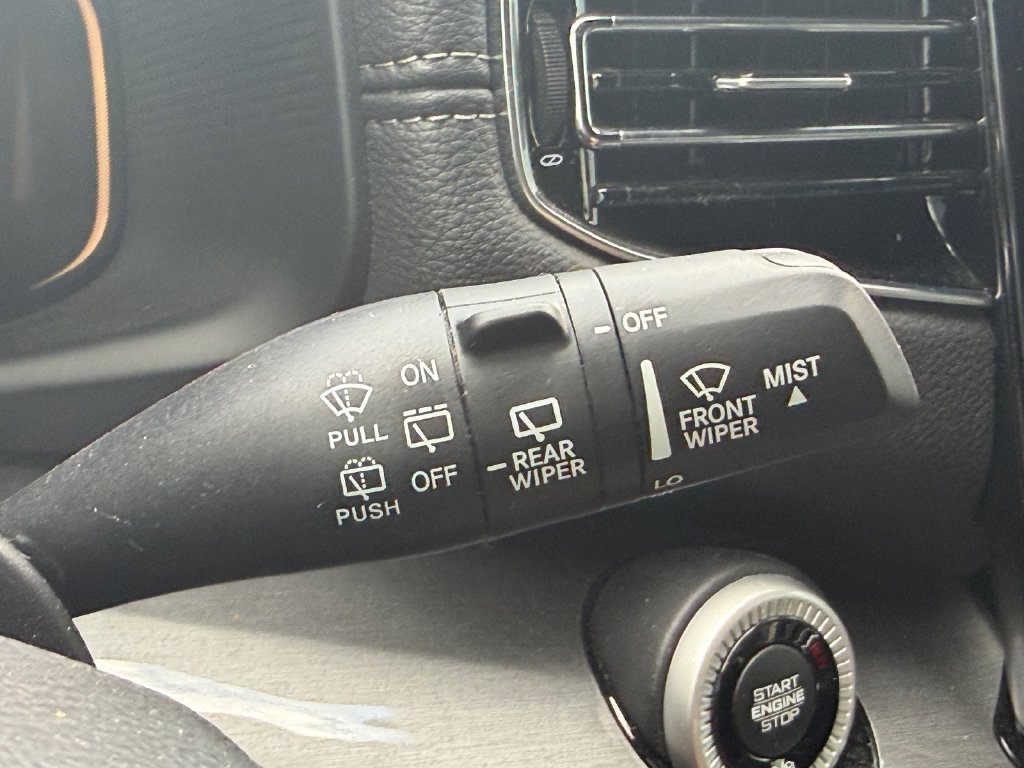 Used 2022 Jeep Wagoneer Series III AWD/4WD image 15