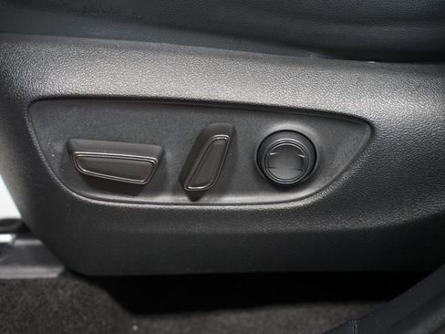 Certified 2023 Toyota Highlander XLE image 34