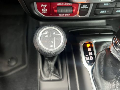 Used 2024 Jeep Gladiator Sport AWD/4WD image 10