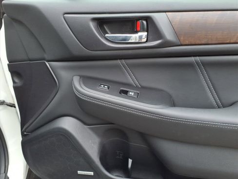 Used 2019 Subaru Outback 2.5i Limited image 7