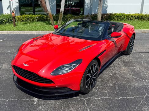 Used 2020 Aston Martin DB11 Volante RWD image 7