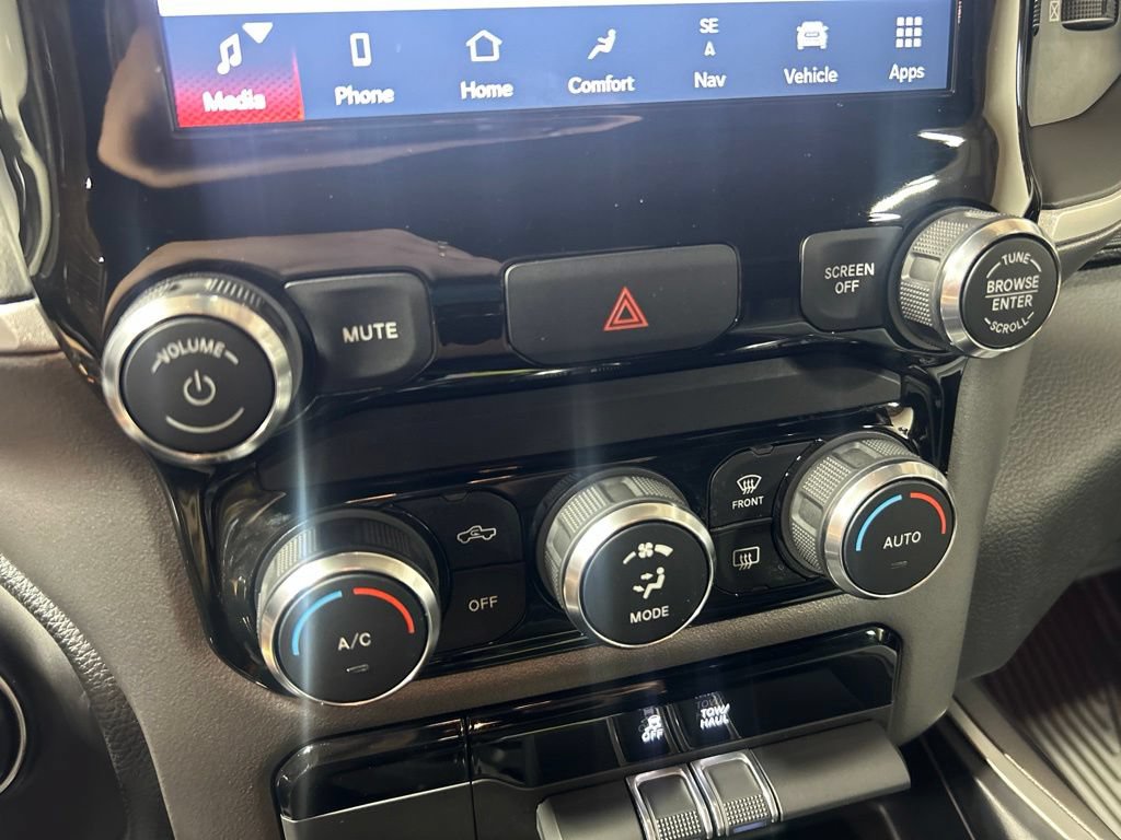 Used 2022 RAM 1500 Big Horn AWD/4WD image 21