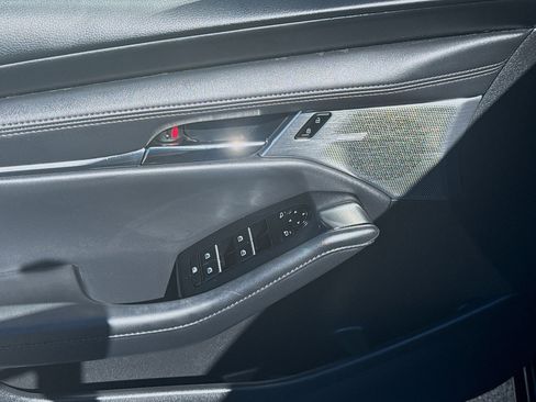 Used 2022 MAZDA MAZDA3 s image 18