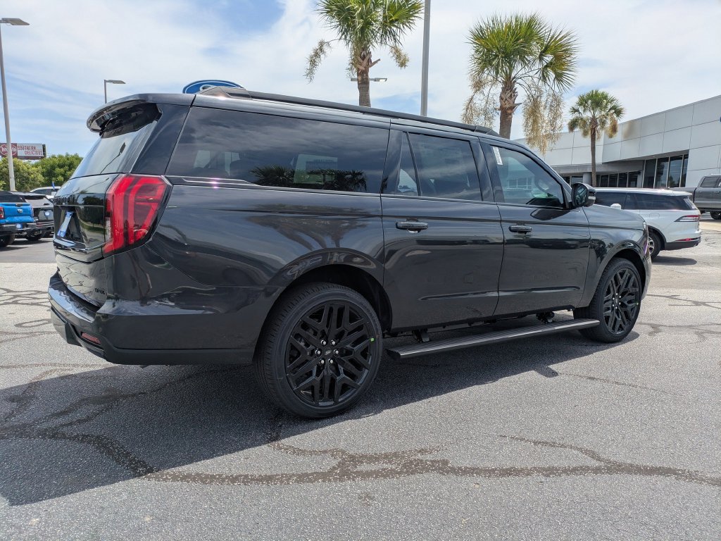 New 2027 Ford Expedition Max Platinum w/ Stealth Performance Package AWD/4WD image 4