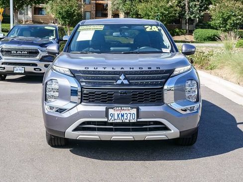 Used 2024 Mitsubishi Outlander SE FWD image 3
