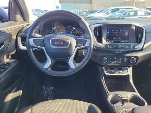 Used 2024 GMC Terrain SLE image 10