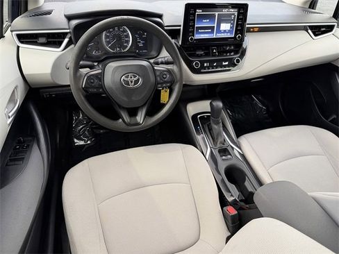 Used 2021 Toyota Corolla LE image 33