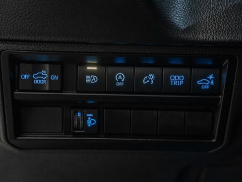 Used 2024 Toyota Tundra SR5 w/ SR5 Convenience Package AWD/4WD image 41