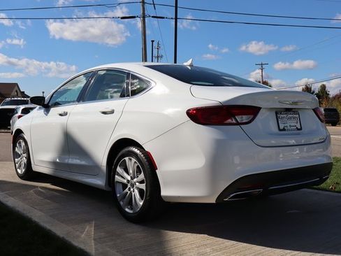 Used 2017 Chrysler 200 Limited Platinum w/ Comfort & Convenience Group image 28