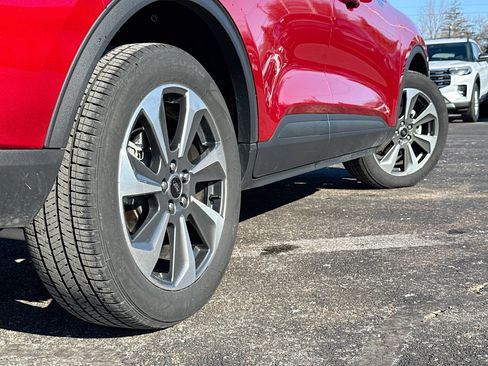 Used 2023 Ford Escape Platinum image 14