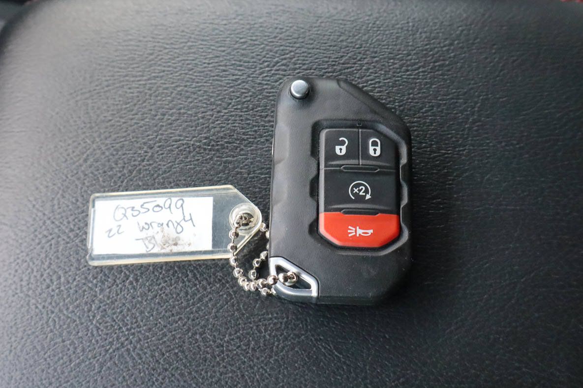 Used 2022 Jeep Wrangler Unlimited Rubicon AWD/4WD image 33