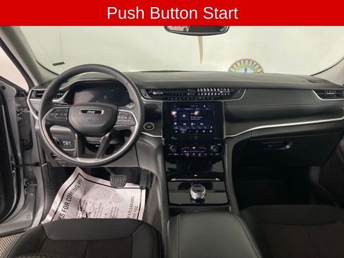 Used 2023 Jeep Grand Cherokee L Laredo image 8