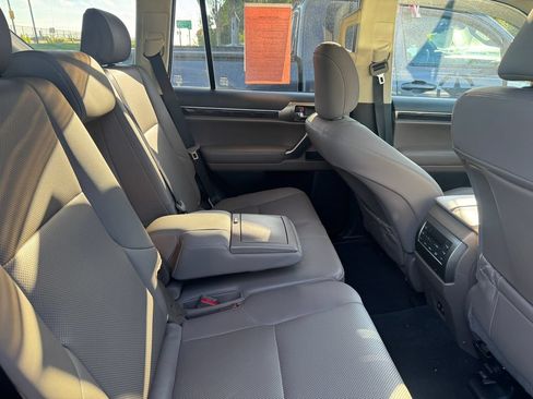 Used 2023 Lexus GX 460 Premium w/ Premium Package AWD/4WD image 29
