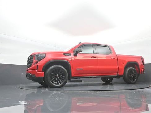 Used 2023 GMC Sierra 1500 Elevation image 25