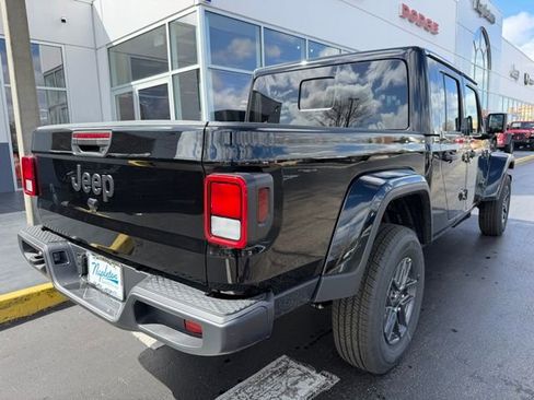 New 2026 Jeep Gladiator Sport image 9