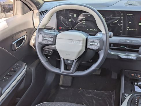 New 2025 Kia K4 GT-Line image 13