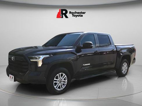 Used 2022 Toyota Tundra SR5 w/ SR5 Convenience Package AWD/4WD image 3