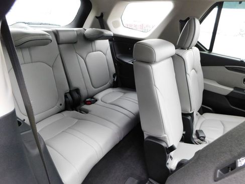 Used 2024 Honda Pilot Elite image 5