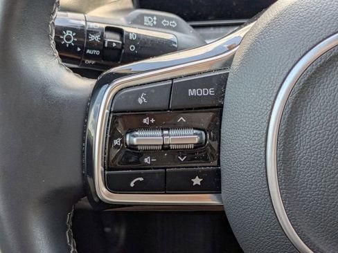 Certified 2025 Kia Sorento EX FWD image 31