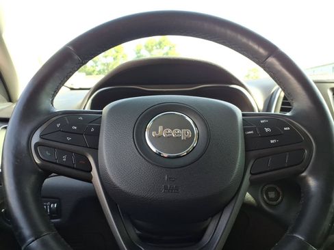 Used 2019 Jeep Cherokee Trailhawk w/ Cold Weather Group AWD/4WD image 28