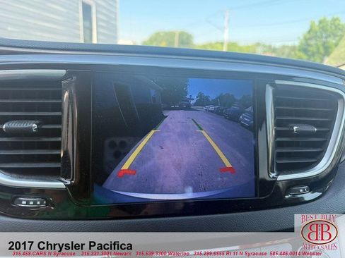 Used 2017 Chrysler Pacifica LX FWD image 14