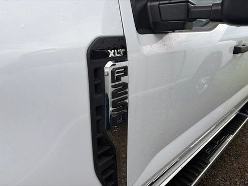 Used 2025 Ford F250 XLT AWD/4WD image 5