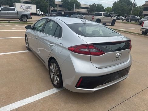 Used 2019 Hyundai Ioniq Limited FWD image 9