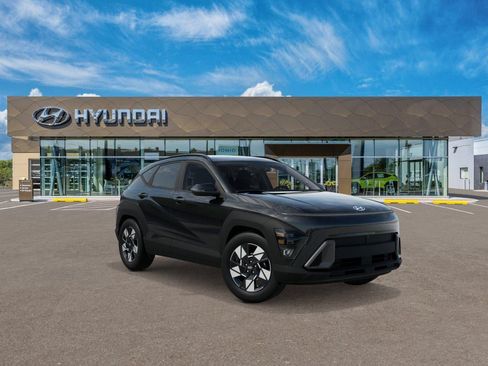Used 2025 Hyundai Kona SEL AWD/4WD image 2