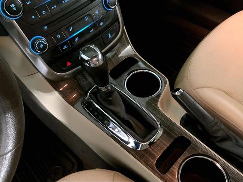 Used 2014 Chevrolet Malibu LT image 17