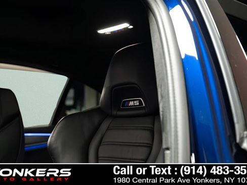 Used 2022 BMW M5 image 41