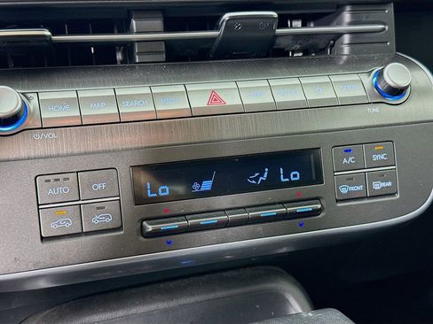 Used 2025 Hyundai Kona SEL image 16