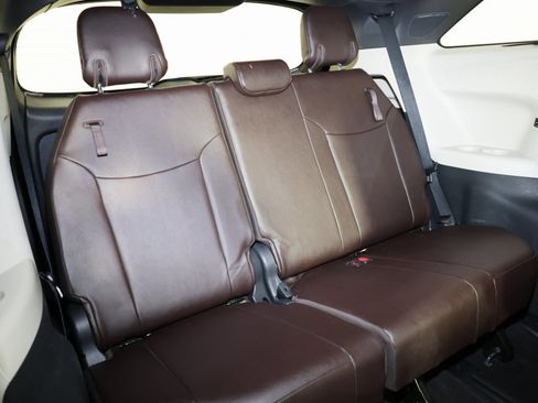 Used 2021 Toyota Sienna Platinum image 45