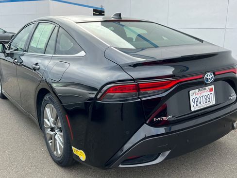Certified 2022 Toyota Mirai w/ Advanced Technology Package RWD image 6