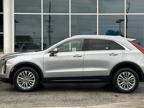 Used 2024 Cadillac XT4 Premium Luxury image 7