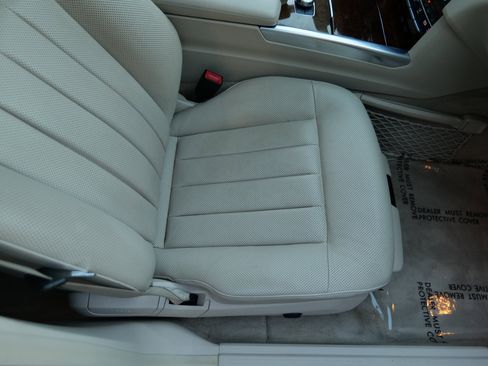 Used 2014 Mercedes-Benz E 350 4MATIC Wagon image 37