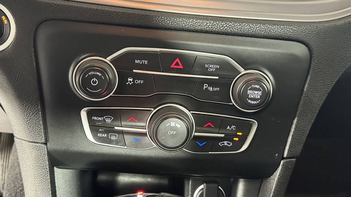 Used 2023 Dodge Charger SXT RWD image 20