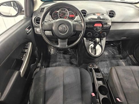 Used 2014 MAZDA MAZDA2 Sport FWD image 4