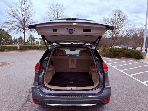 Used 2017 Nissan Rogue SL w/ SL Premium Package image 15