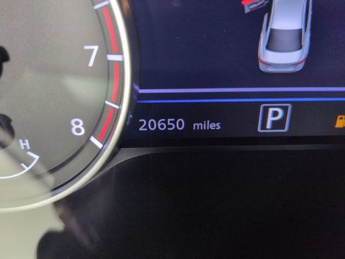 Used 2021 Nissan Sentra SR w/ SR Premium Package FWD image 19