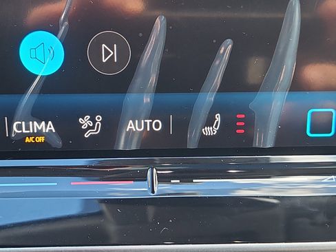 New 2026 Volkswagen Tiguan SE image 11