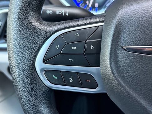 Used 2021 Chrysler Voyager L FWD image 30
