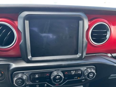 Used 2023 Jeep Gladiator Rubicon w/ Trailer Tow Package AWD/4WD image 19