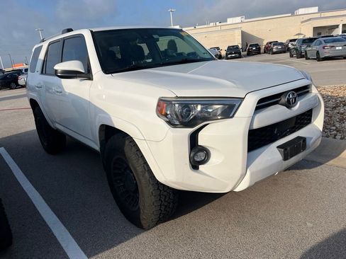 Used 2021 Toyota 4Runner SR5 RWD image 2