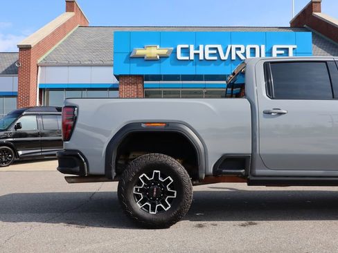 Used 2024 GMC Sierra 2500 AT4X image 47