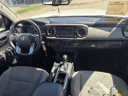 Used 2021 Toyota Tacoma SR5 RWD image 11