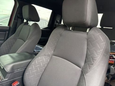 Used 2025 Toyota Tacoma SR5 image 9